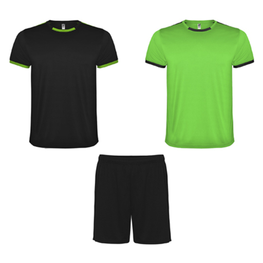  Racekleding bestaande uit 2 shirts en 1 korte broek.