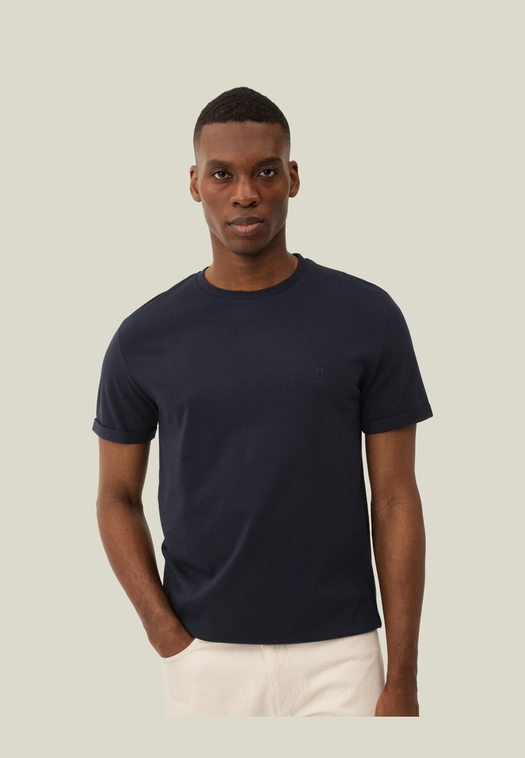 Les Deux NØRREGAARD - Basis T-shirt - donkerblauw