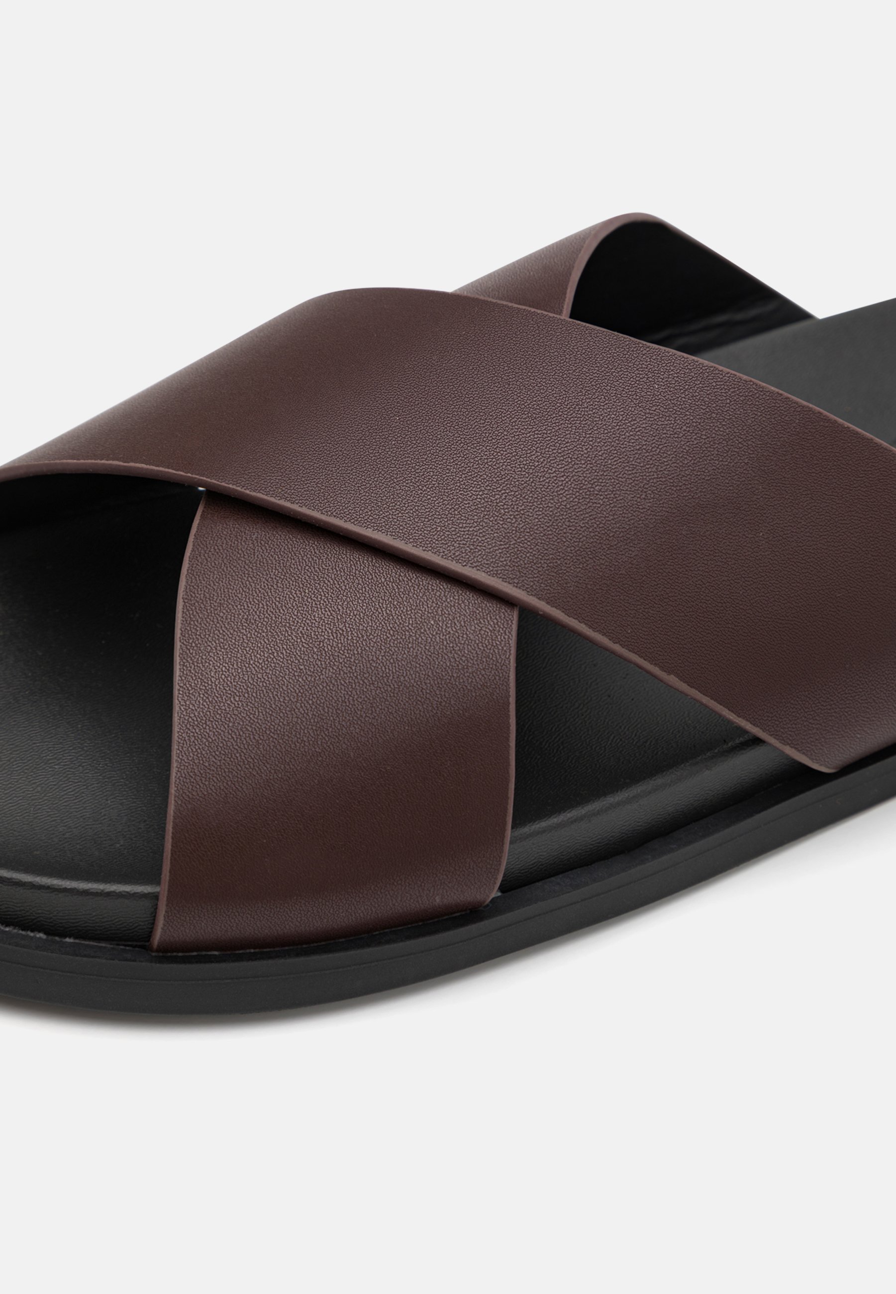 Pier One slippers - bruin