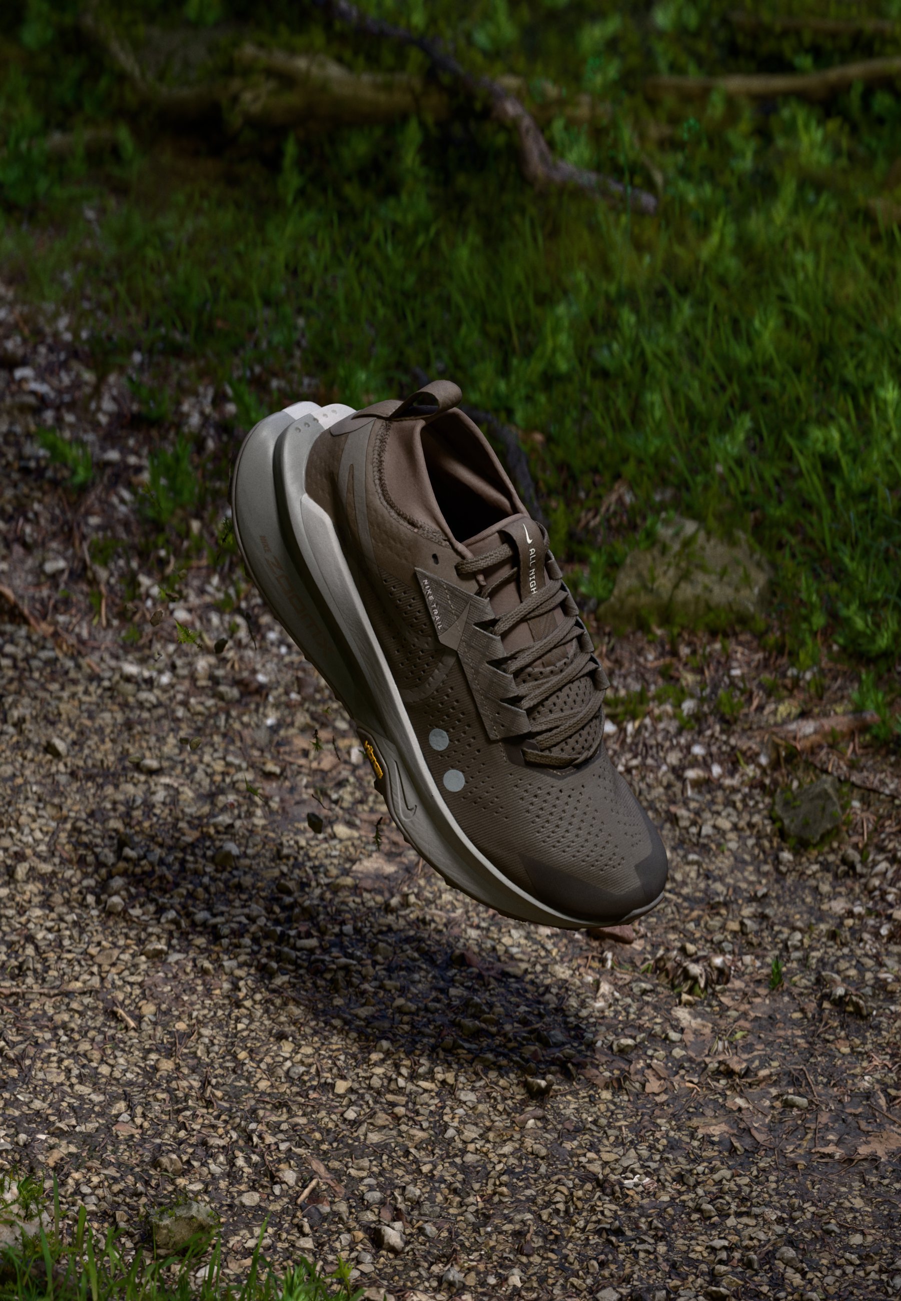 Nike Performance ZOOMX ZEGAMA 2 - Běžecké boty do terénu - ironstone/cave stone/college grey/phantom/opti yellow