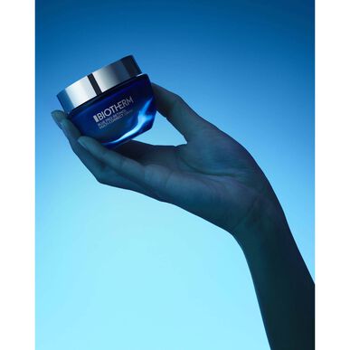Biotherm Blue Therapy Pro-Retinol Cream Kosteuttava ryppyjä ehkäisevä ja ihonsävyä tasoittava voide 50 ml 50 ml