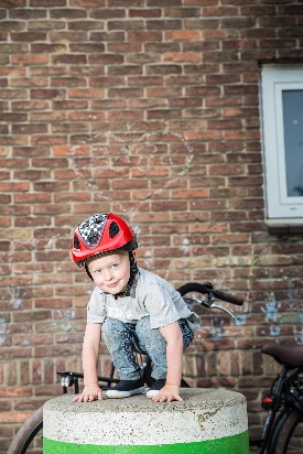  Polisport Kinder-Rennhelm