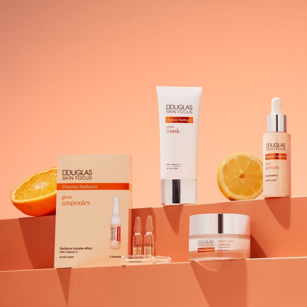 Douglas Collection Ampoule Serum Skin Focus Vitamin Radiance Glow Ampoules 5 x 1,5 ml - 1 komad