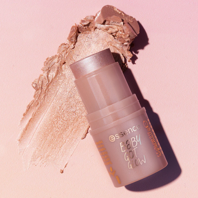 essence BABY GOT GLOW illuminating pencil voor een oogverblindende gloed