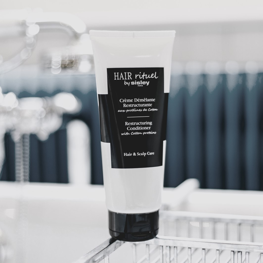 HAIR RITUEL by Sisley regenerator za restrukturiranje kose s proteinima pamuka - 200 ml
