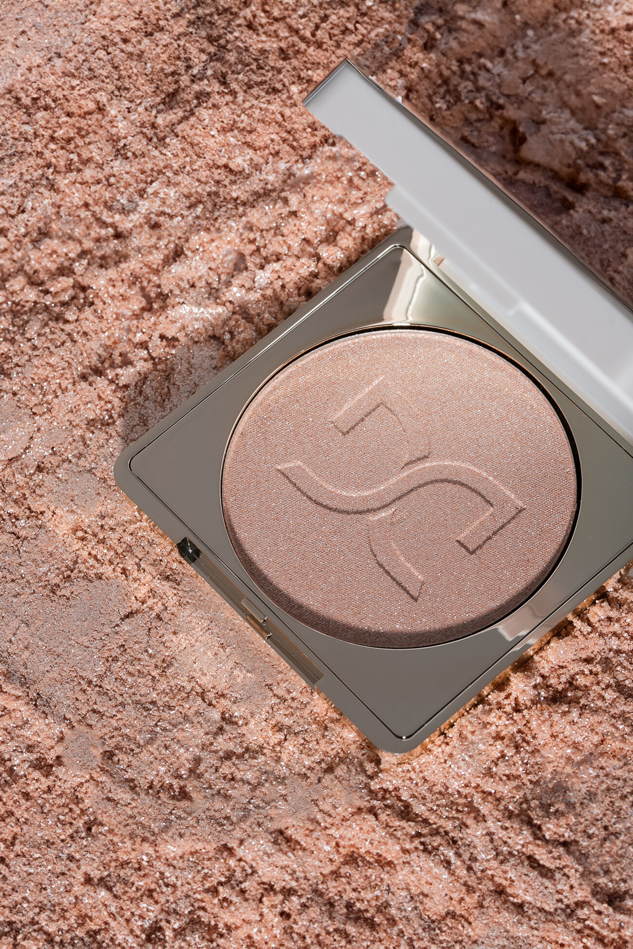 Dessi Cosmetics by Marzena Tarasiewicz