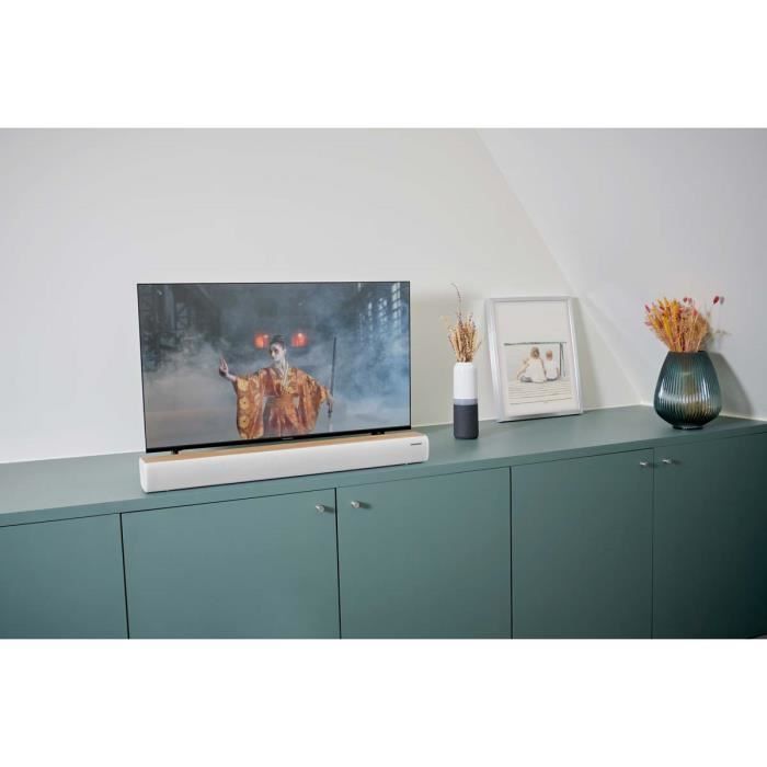 Soundbar Thomson SB401BT con finitura bianca e legno.