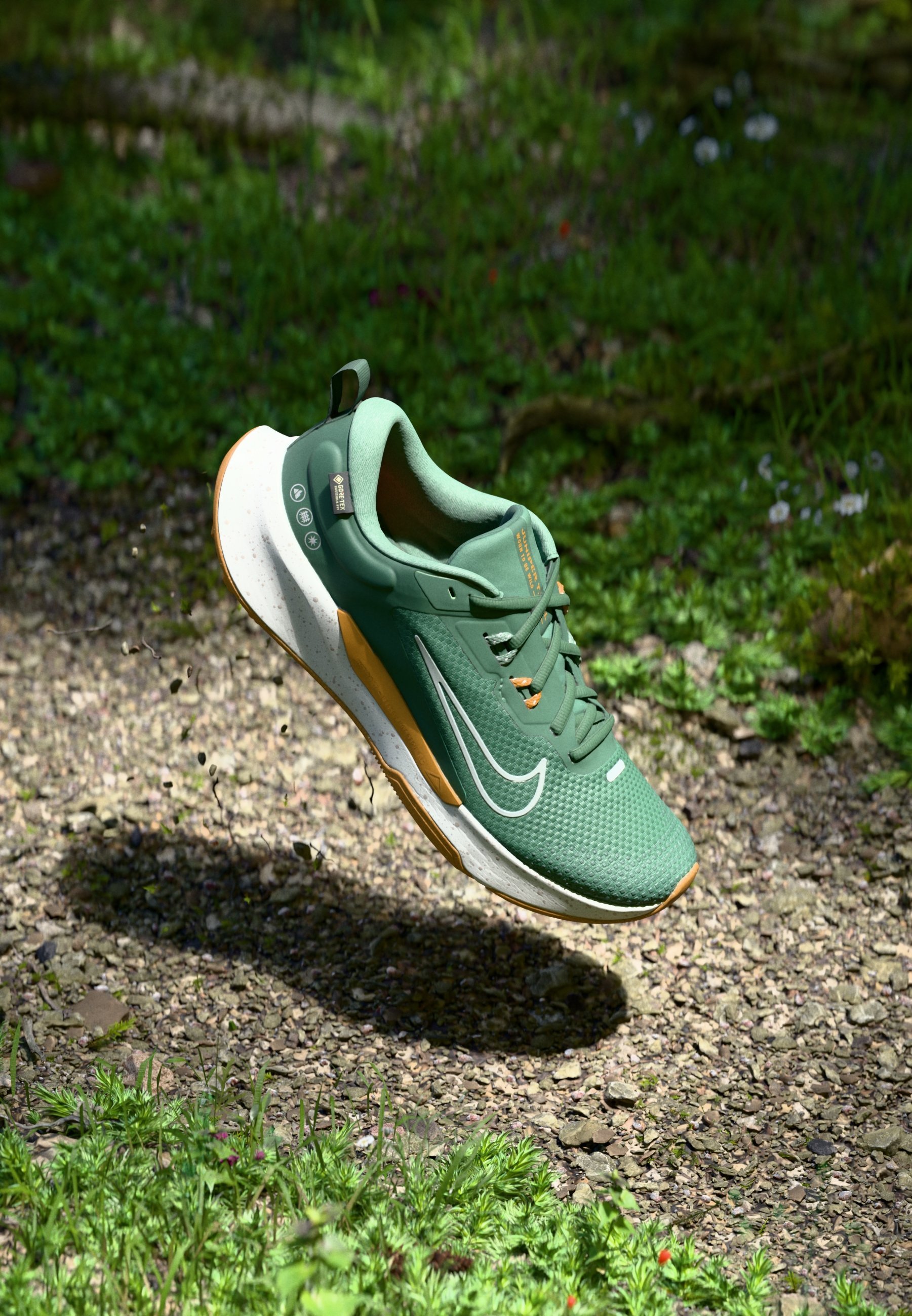 „Nike Performance JUNIPER“ – bėgimo bateliai bekele – eglės/šviesiai sidabriniai/dykumos ochra/ryškiai tamsiai raudoni/molio žali/pilki