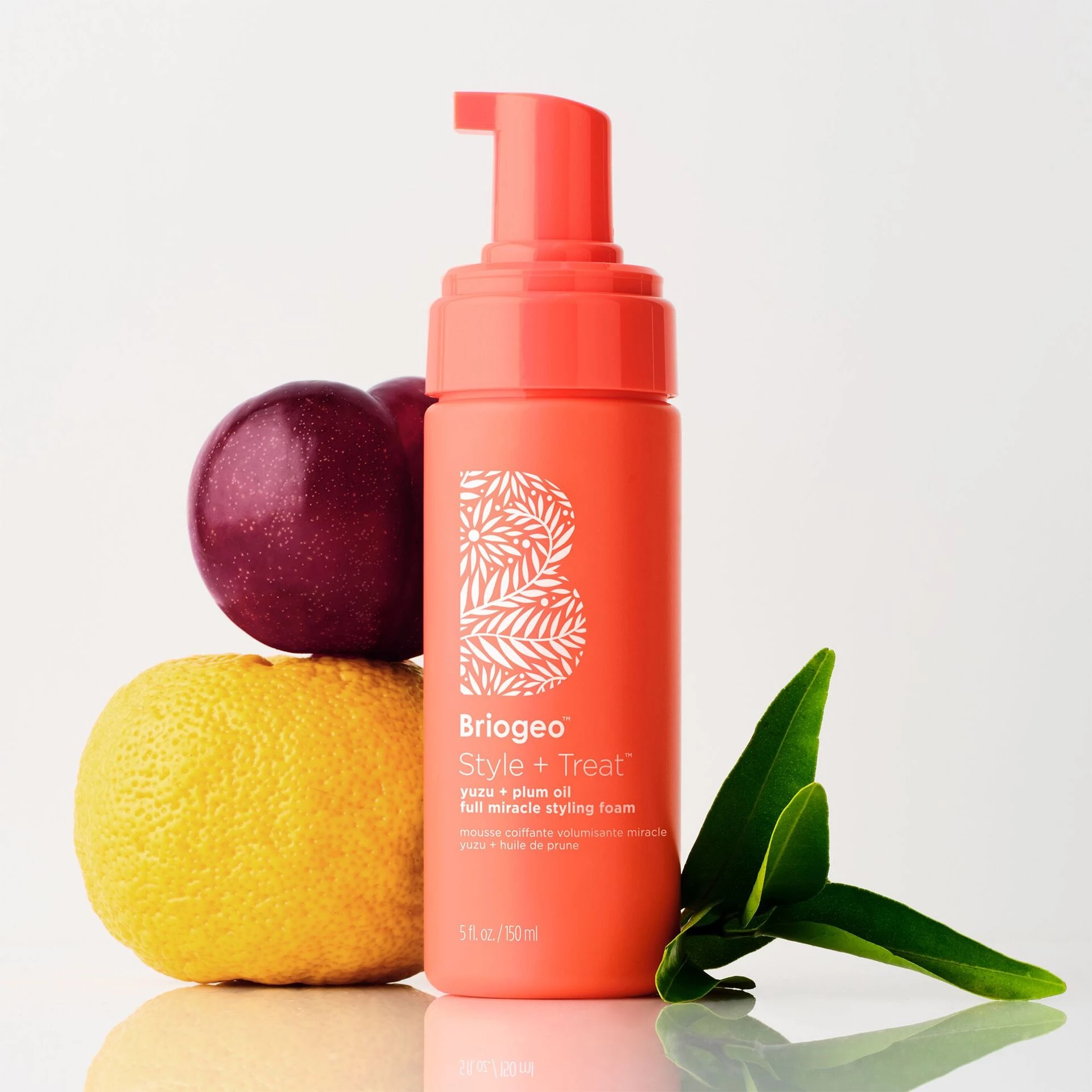 Style + Treat Yuzu + szilvaolajjal készült csodálatos hajformázó hab 150 ml - Briogeo