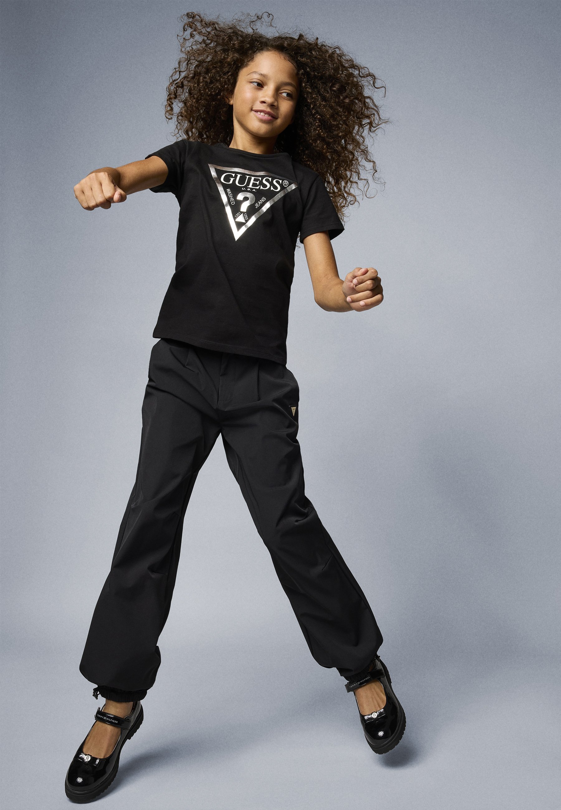 Guess CORE JUNIOR - T-shirt met print - zwart