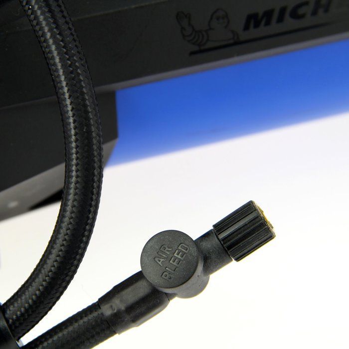 Compressore 230V - MICHELIN - Gonfiaggio da 0,05 bar fino a 7 bar - ALTO FLUSSO - Motore a trasmissione diretta
