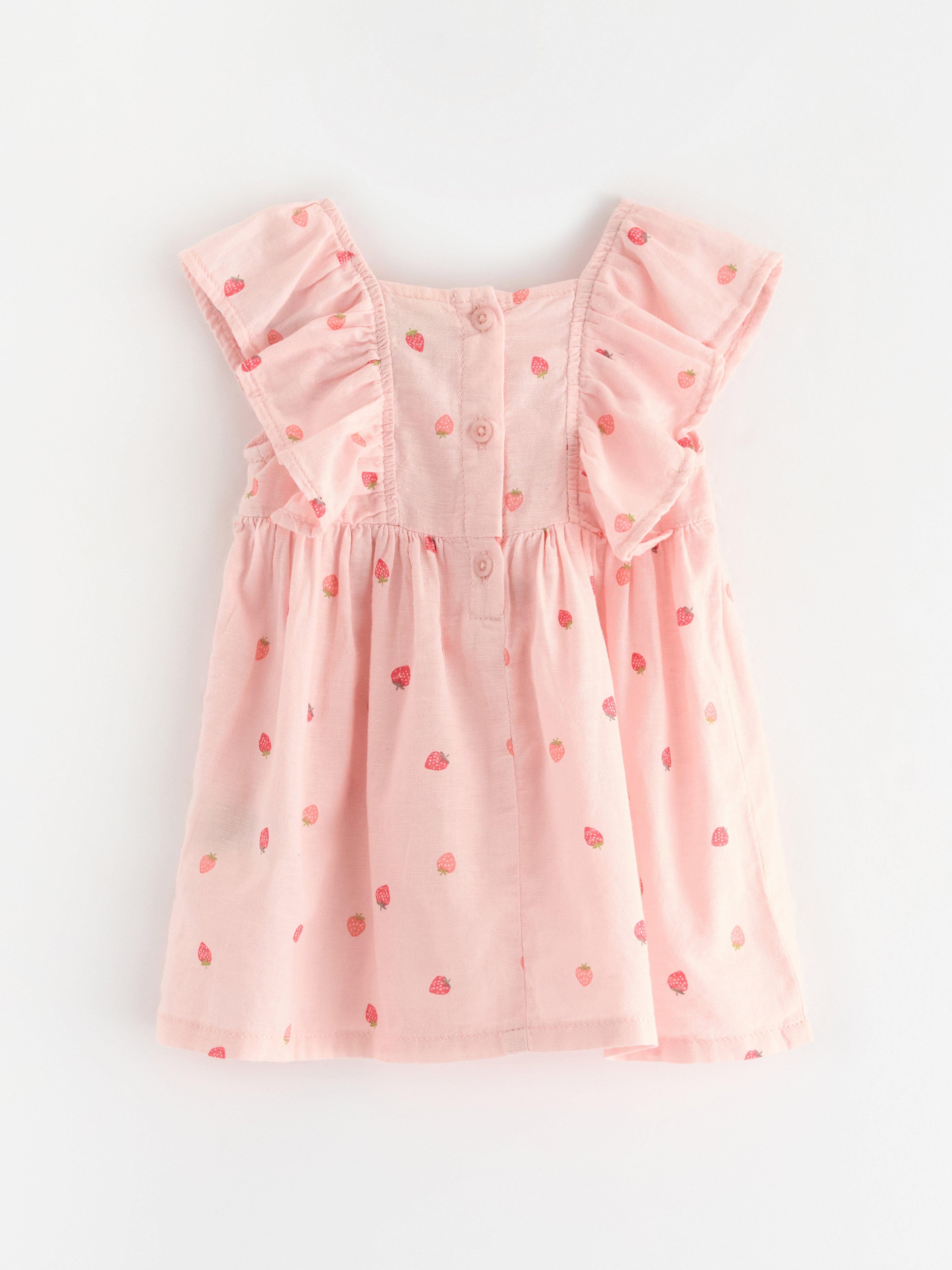Vestido com mangas franzidas rosa claro