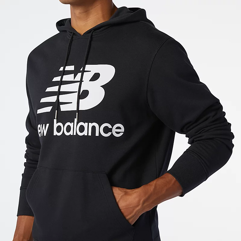 Męska bluza z kapturem NB Essentials Stacked Logo Po – CZARNY