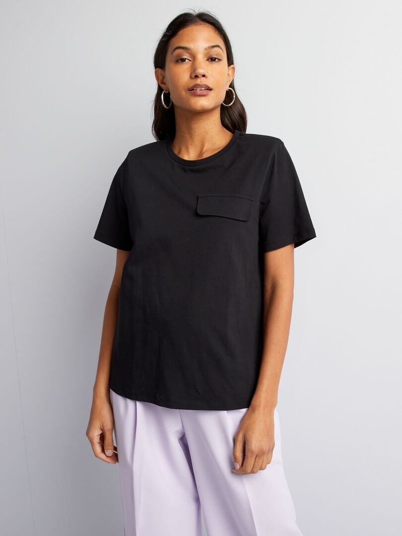 T-shirt met korte mouwen en borstzak - zwart
