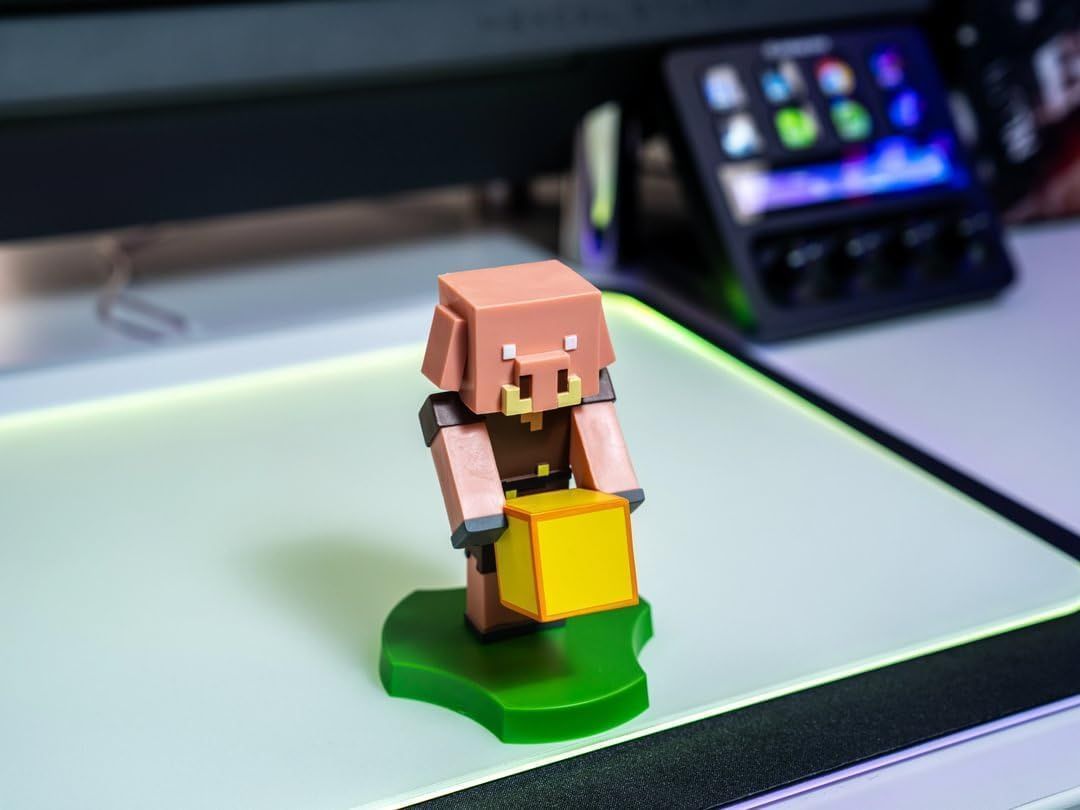 Minecraft Piglin Figurine - EXQUISITE GAMING - Cable Guys - Headphone, smartphone, or small accessory holder - 11 cm