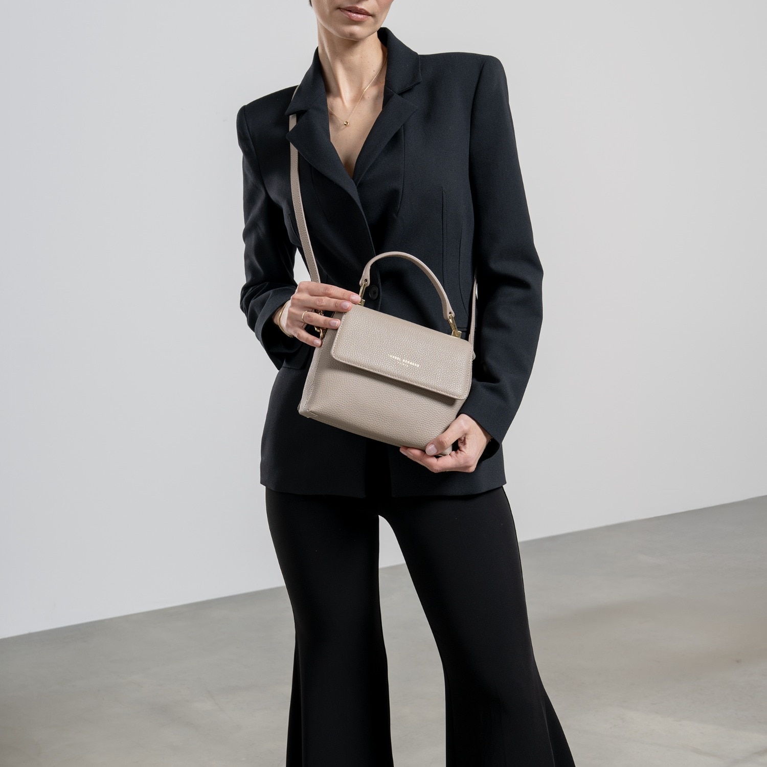Isabel Bernard Handtas Isabel Bernard Femme Forte Heline taupe - Italiaans leer - IB21-935