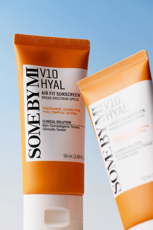 Some By Mi V10 Hyal Air Fit lahka zaščitna krema za obraz za sončenje SPF 50+