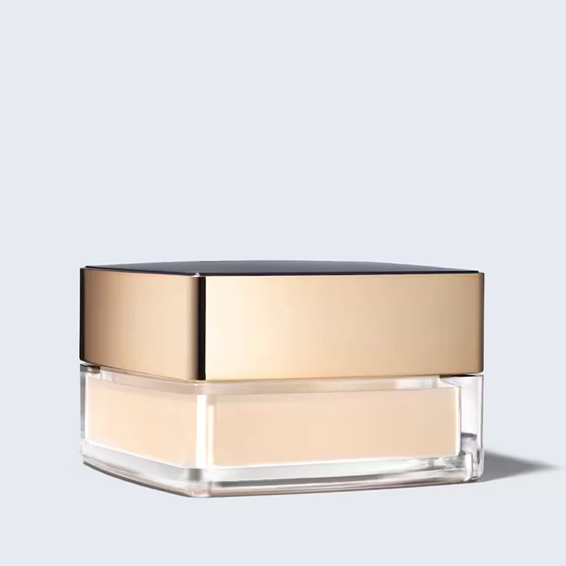pó solto Estée Lauder Double Wear Sheer Flattery é uma base em pó que proporciona um look natural.