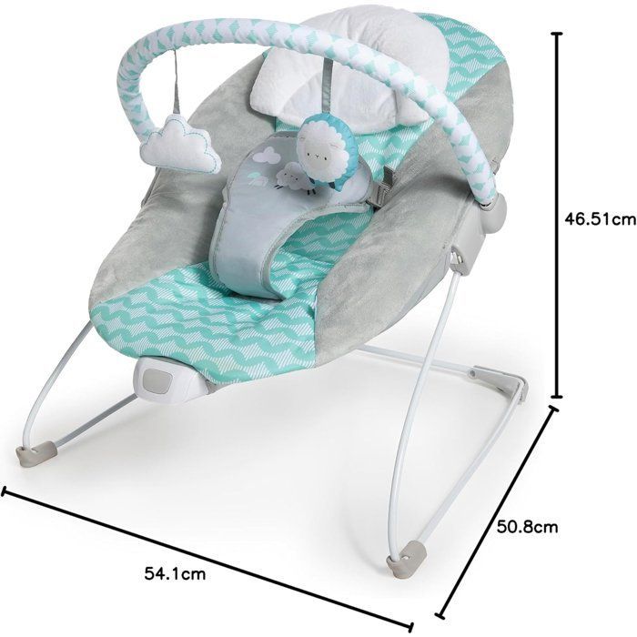 INGENUITY Transat bébé Nuages, Vibrations apaisantes, Arche d'éveil avec 2 peluches, Cale tête amovible, cadeau bébé