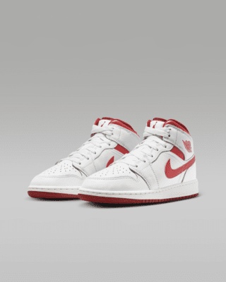 Air Jordan 1 Mid SE Older Kids' Shoes