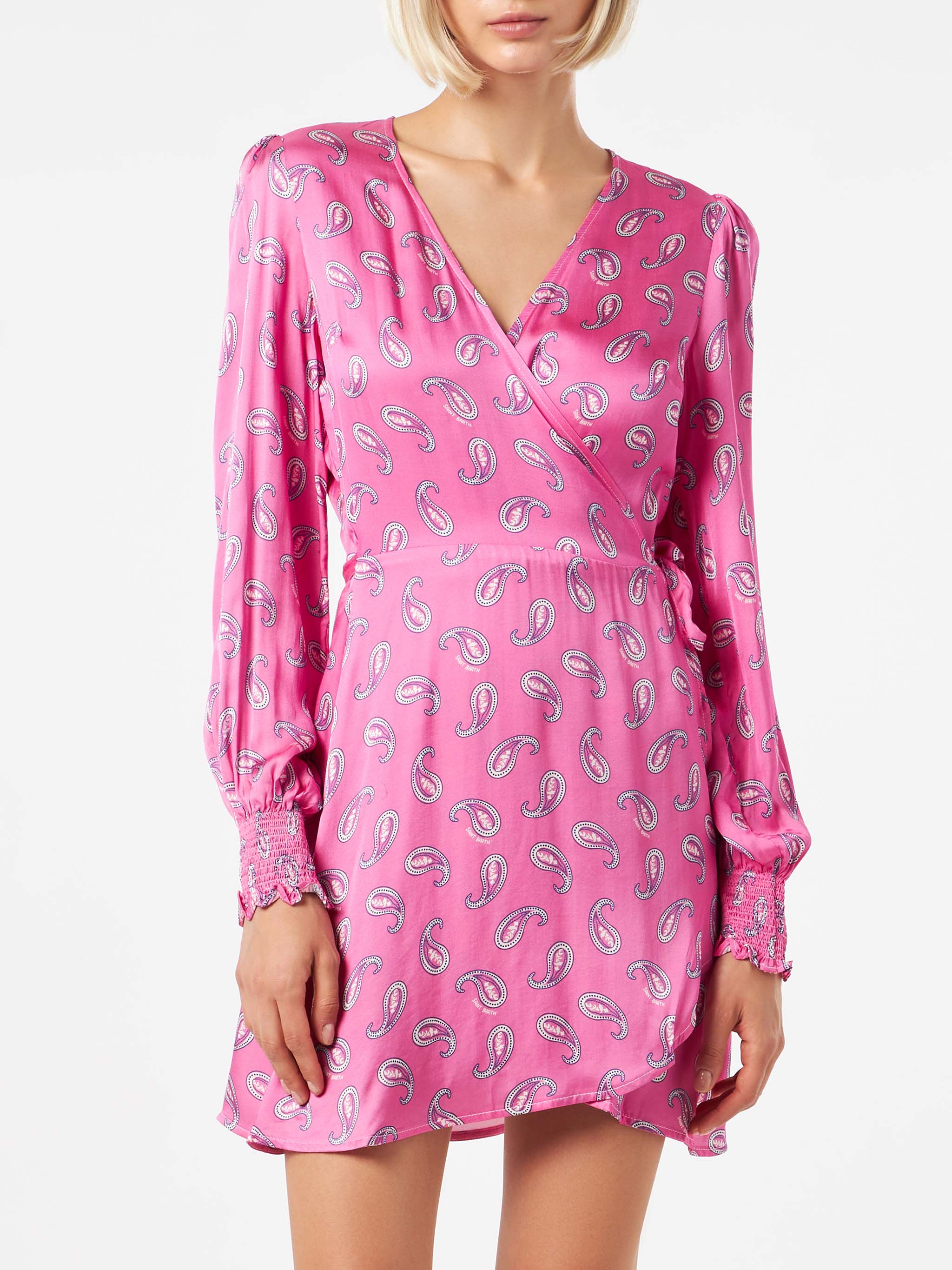 Vestido cruzado de satén con estampado paisley