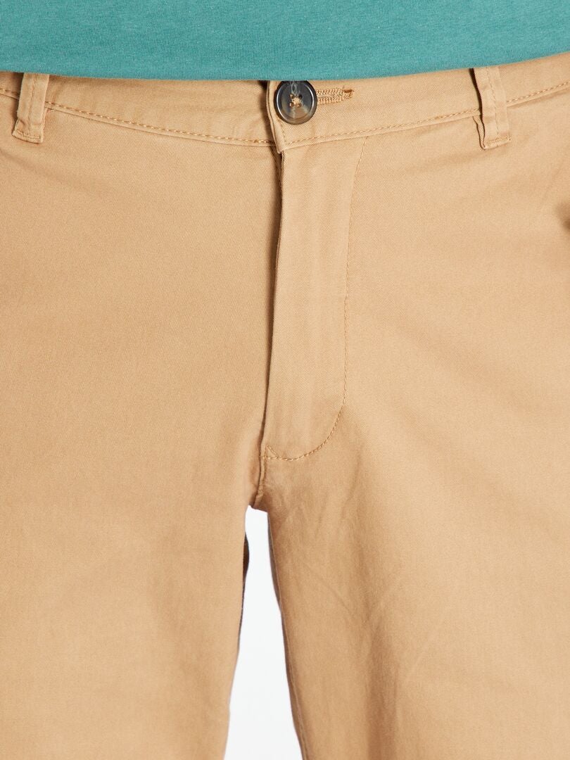 Calças chino de corte regular - BEGE