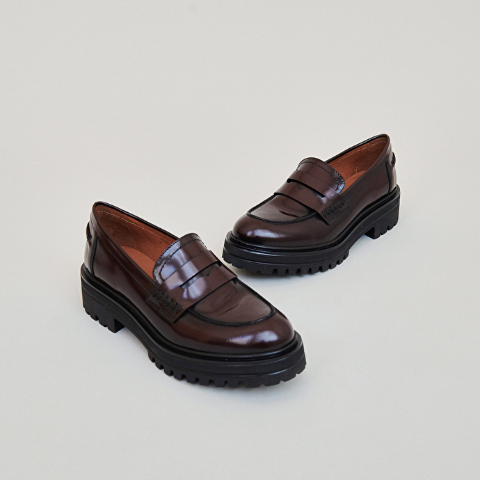 Mocassins à semelles crantées  en cuir glacé bordeaux