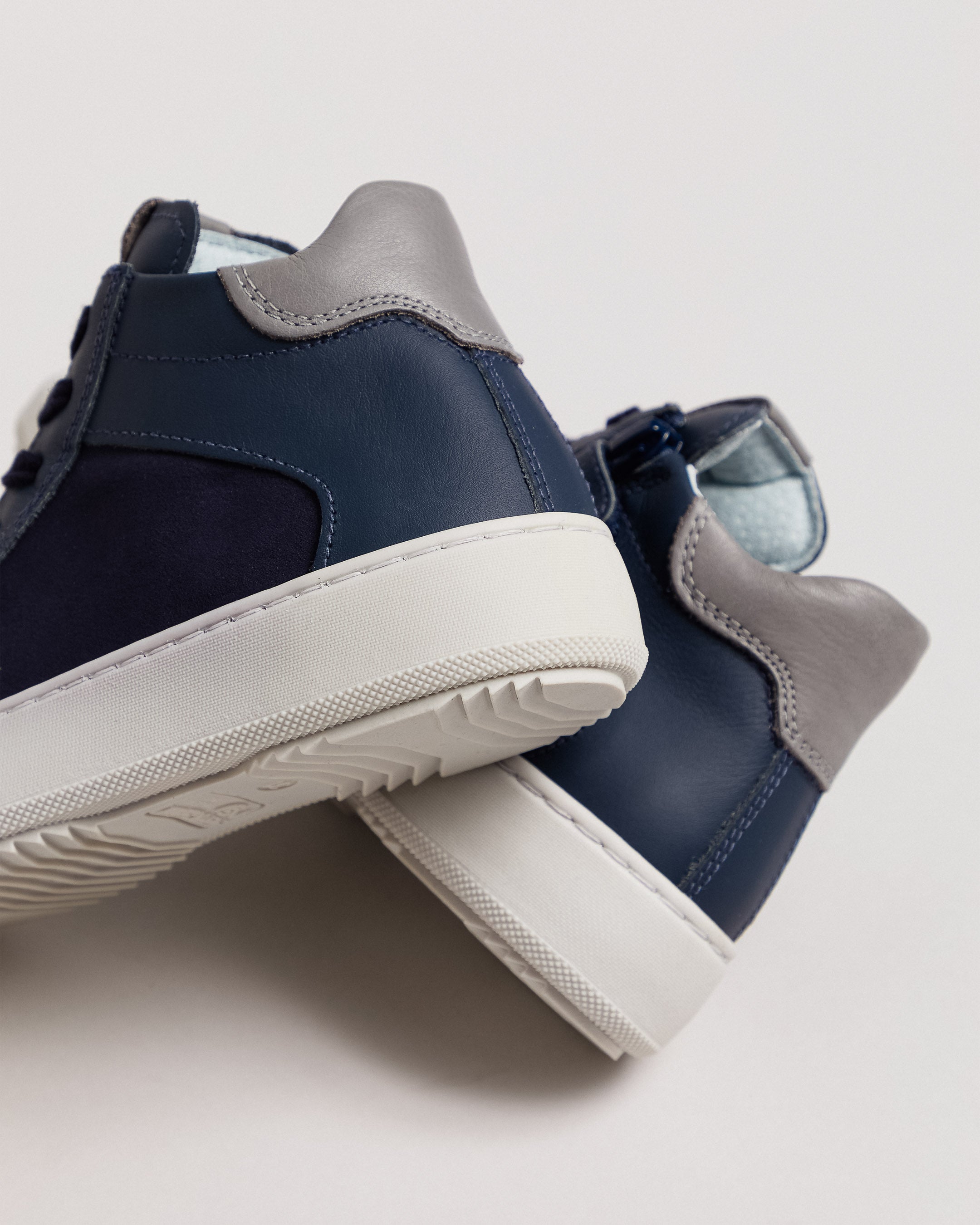  Baskets pour adolescents garçons en cuir et matières techniques