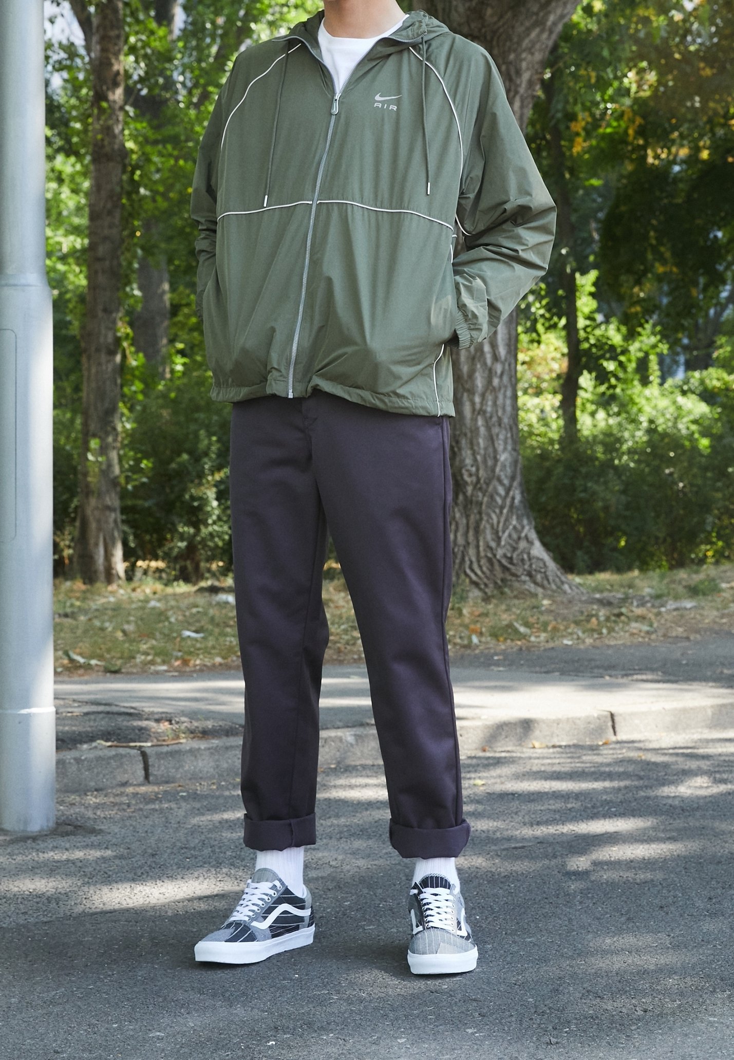 Nike Sportswear zomerjas - olijfgroen