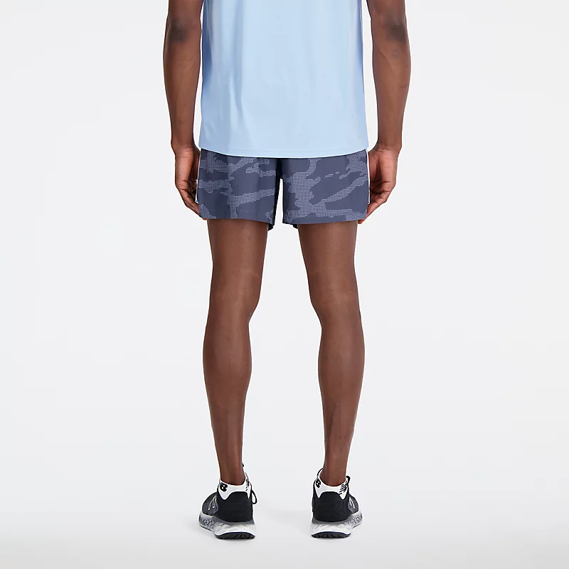Accelerate Herren-Shorts mit Print, 5 Zoll – GRAU