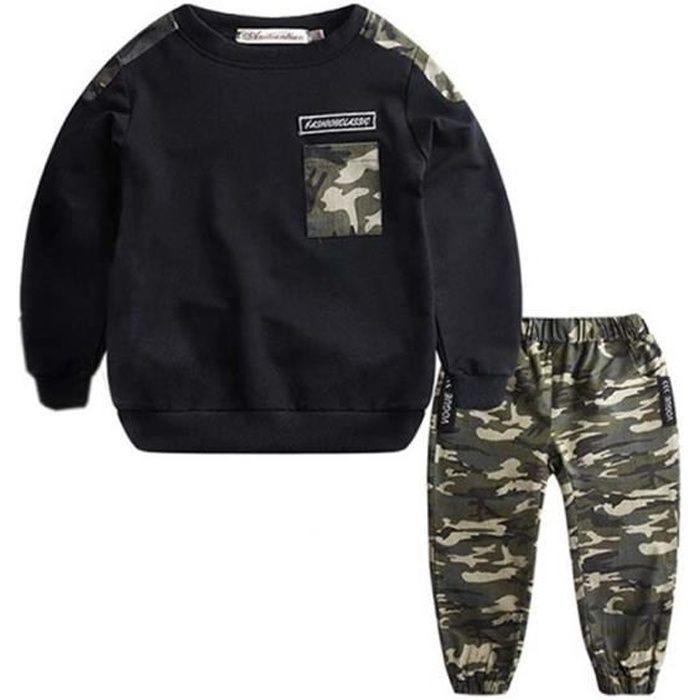 Conjunto de chándal de dos piezas para niño con estampado de camuflaje y letras (camiseta y pantalón).
