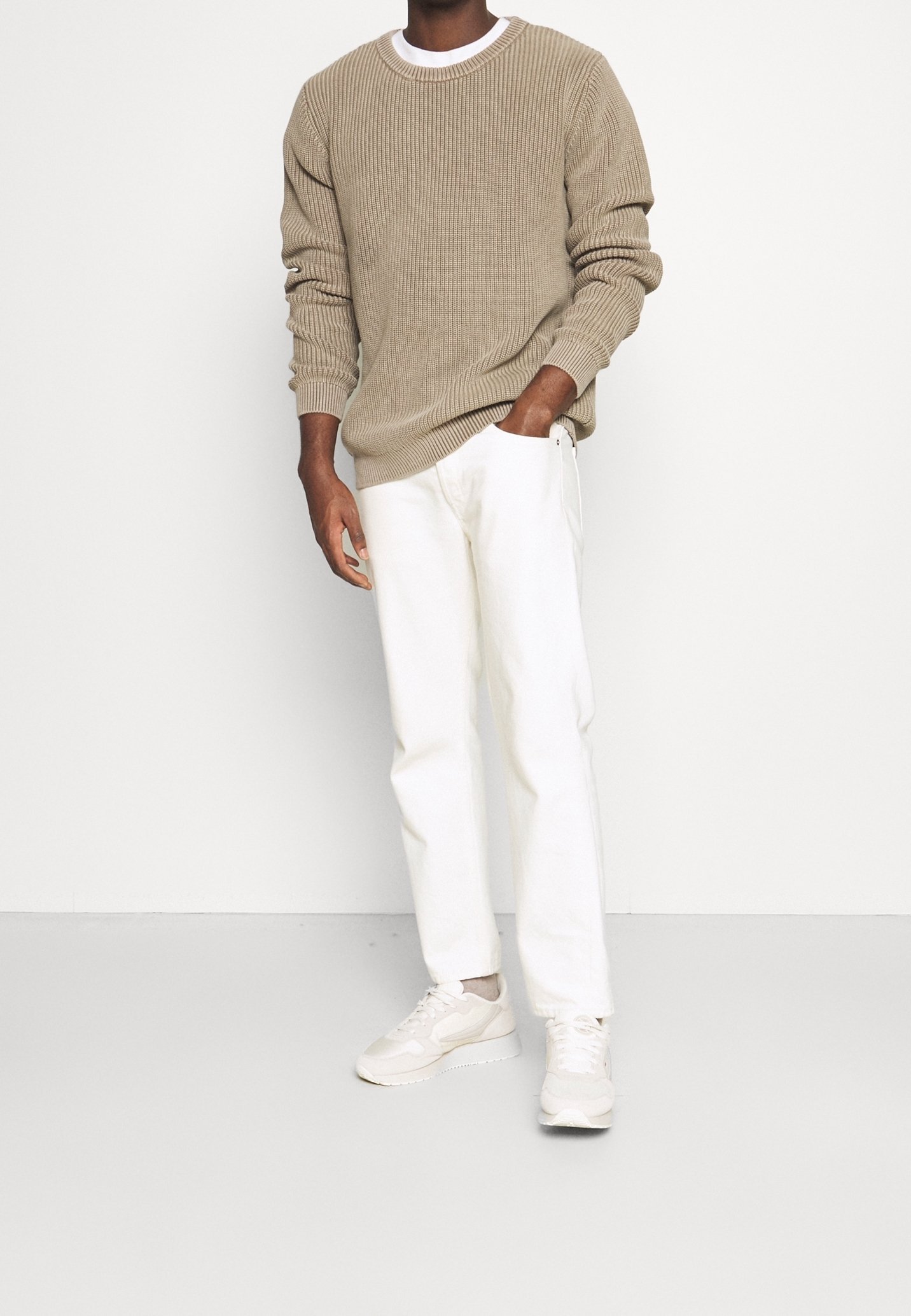 YOUNG POETS Pullover - braun