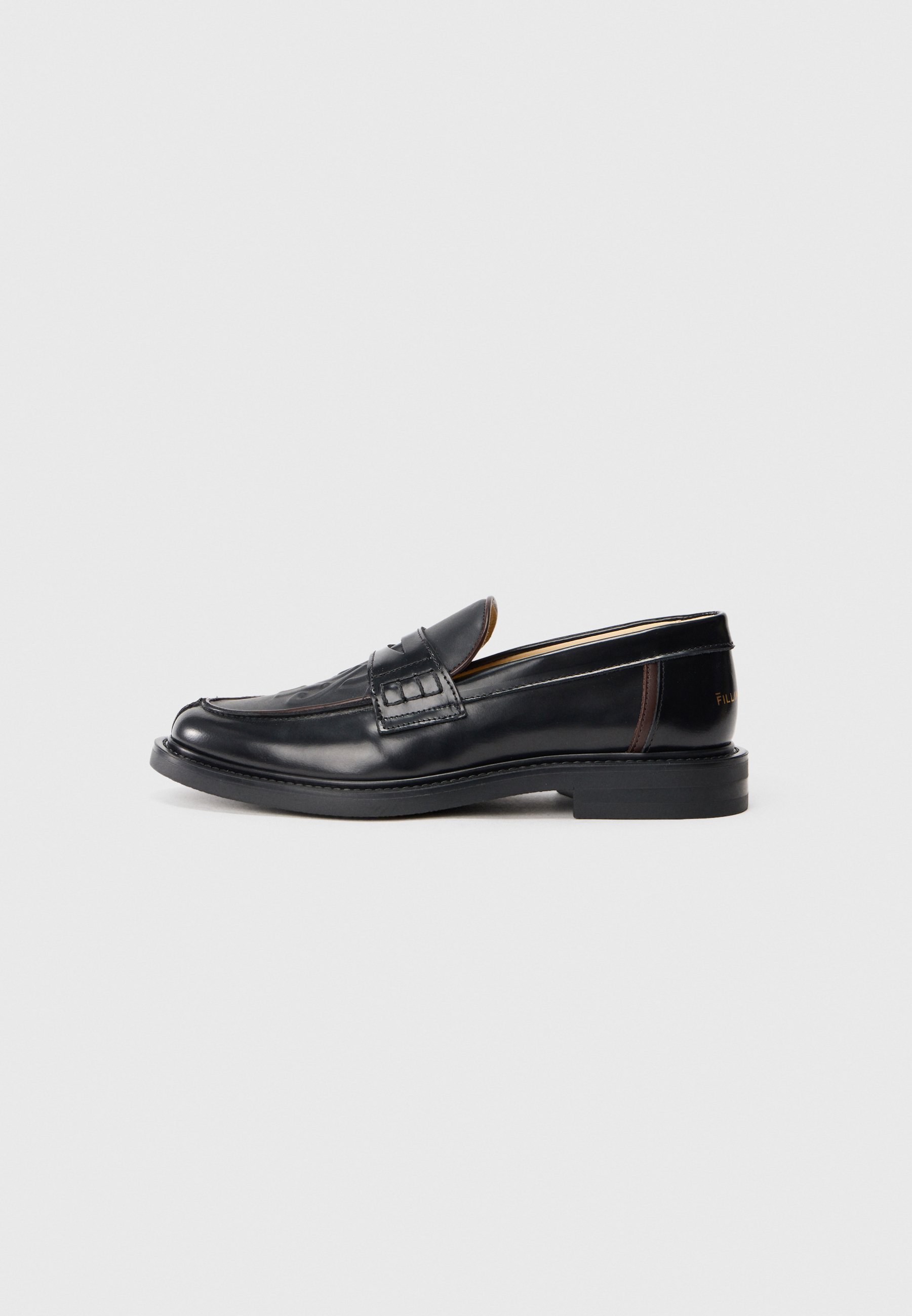 Įdaro detalės GOWTU SOLID - Įmaunami bateliai - juodi