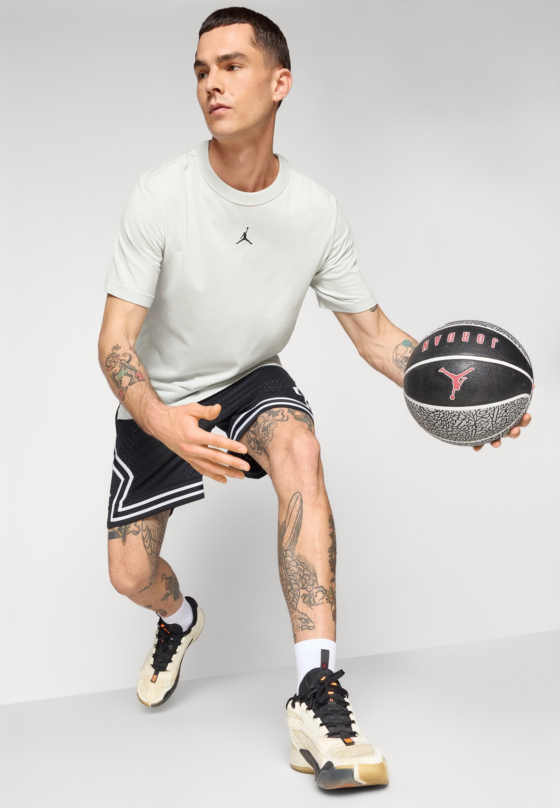 Tričko Jordan Basic - svetlostrieborné/čierne