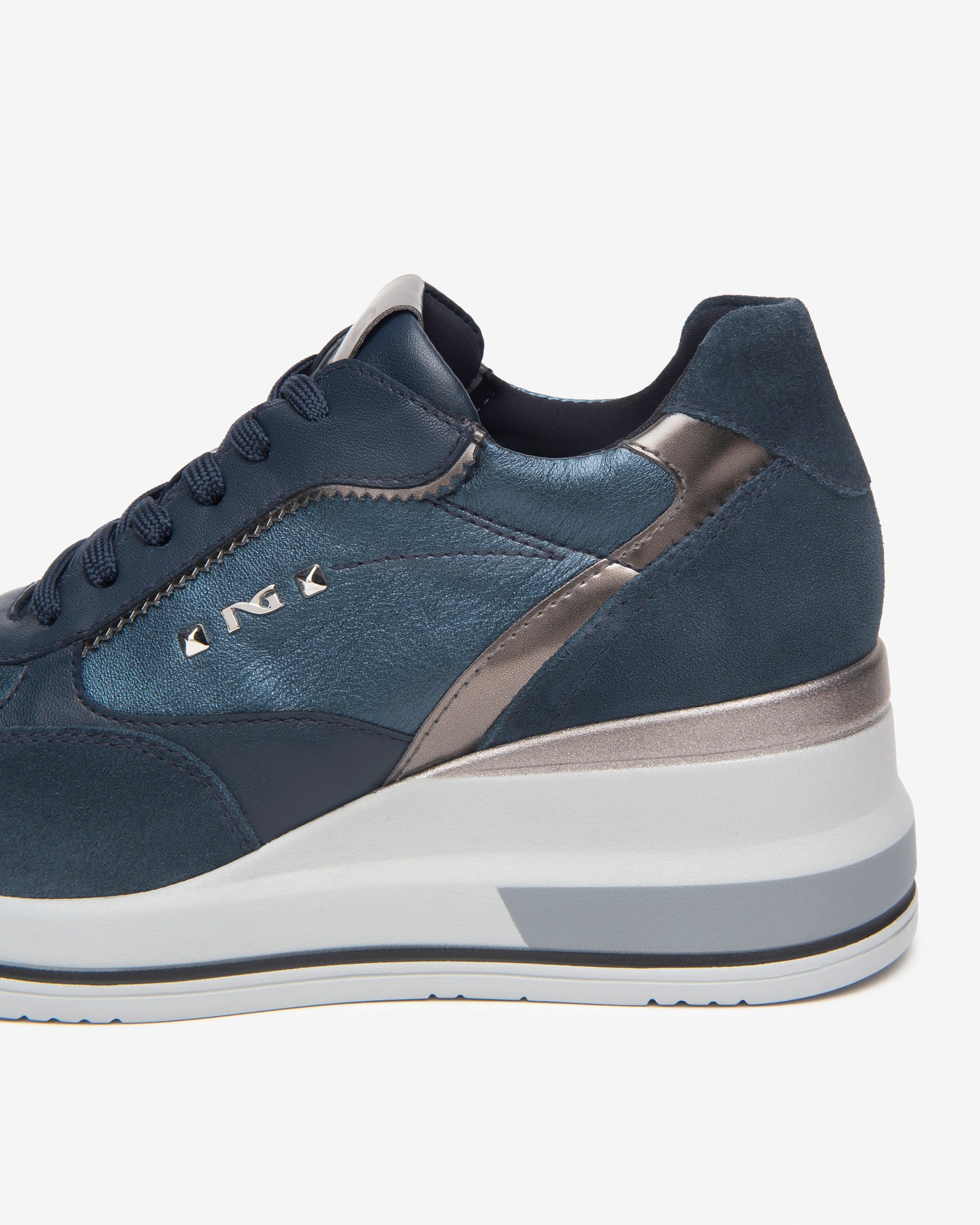  Damen-Sneaker aus Wildleder, Lackleder, Leder und technischen Materialien