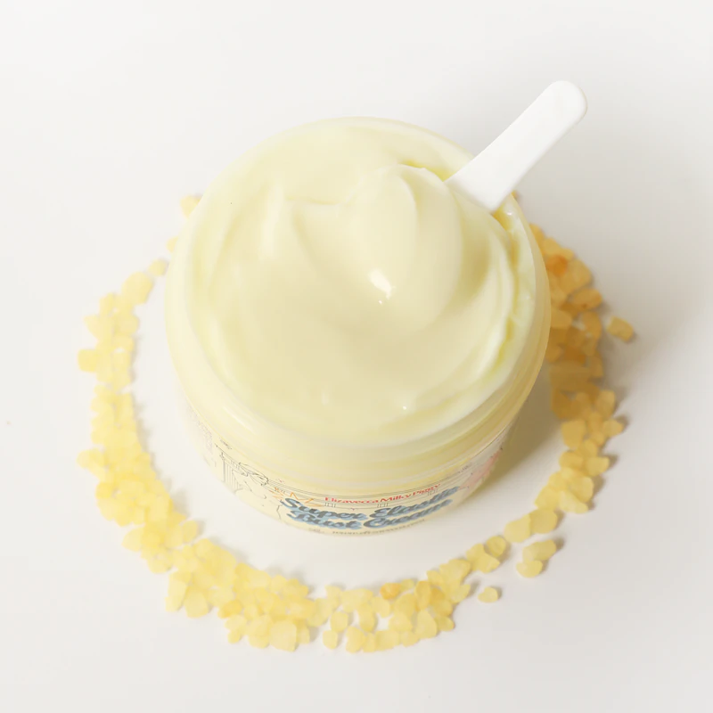 Creme firmador para os seios Elizavecca Milky Piggy Super Elastic Bust Cream com colágeno.