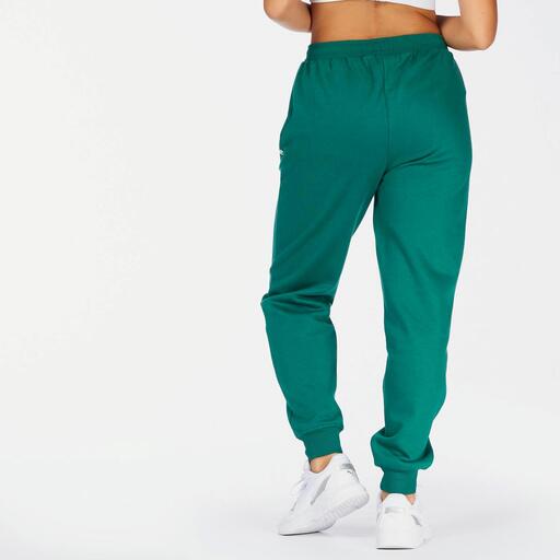 Ellesse Mom