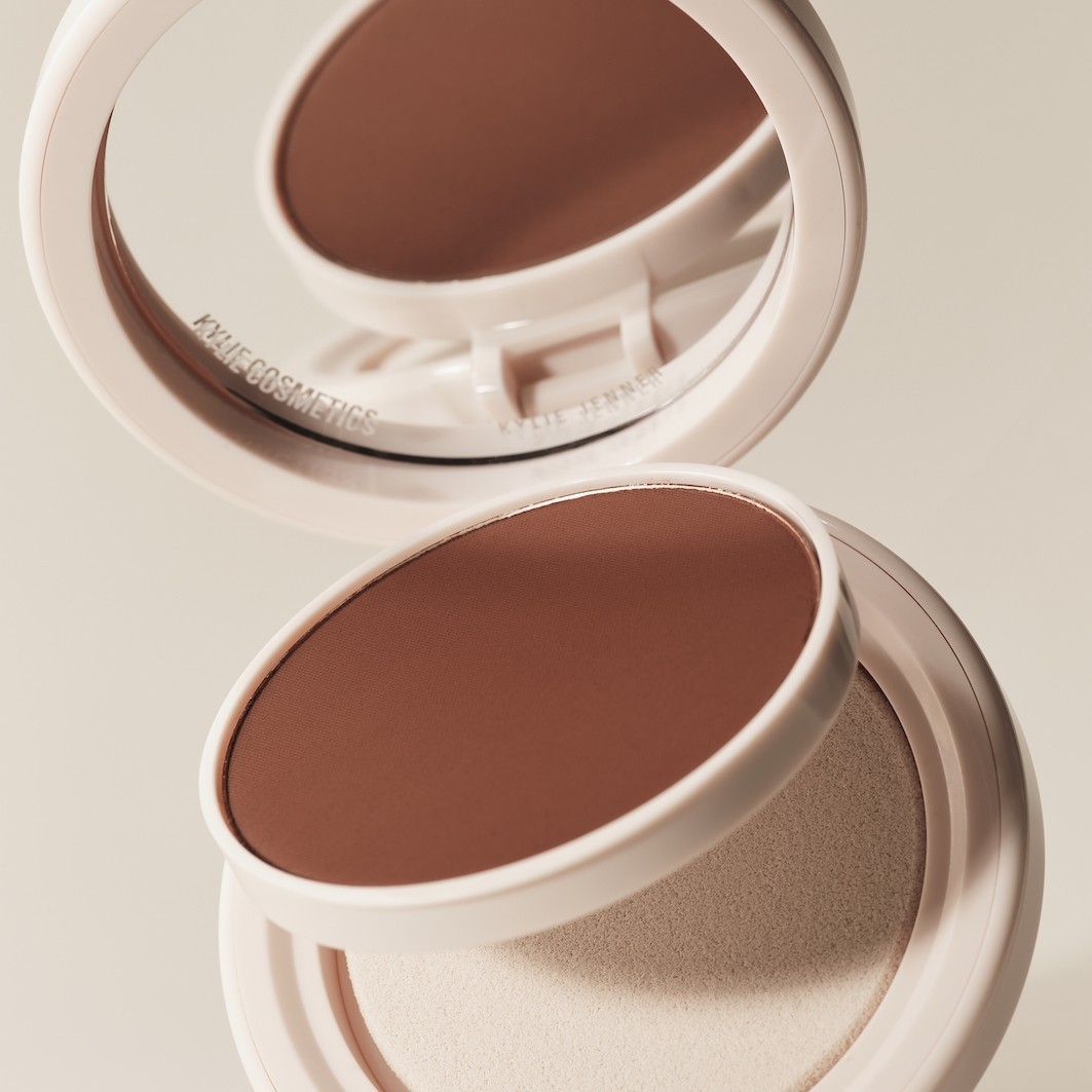 KYLIE COSMETICS Natural Blur Powder