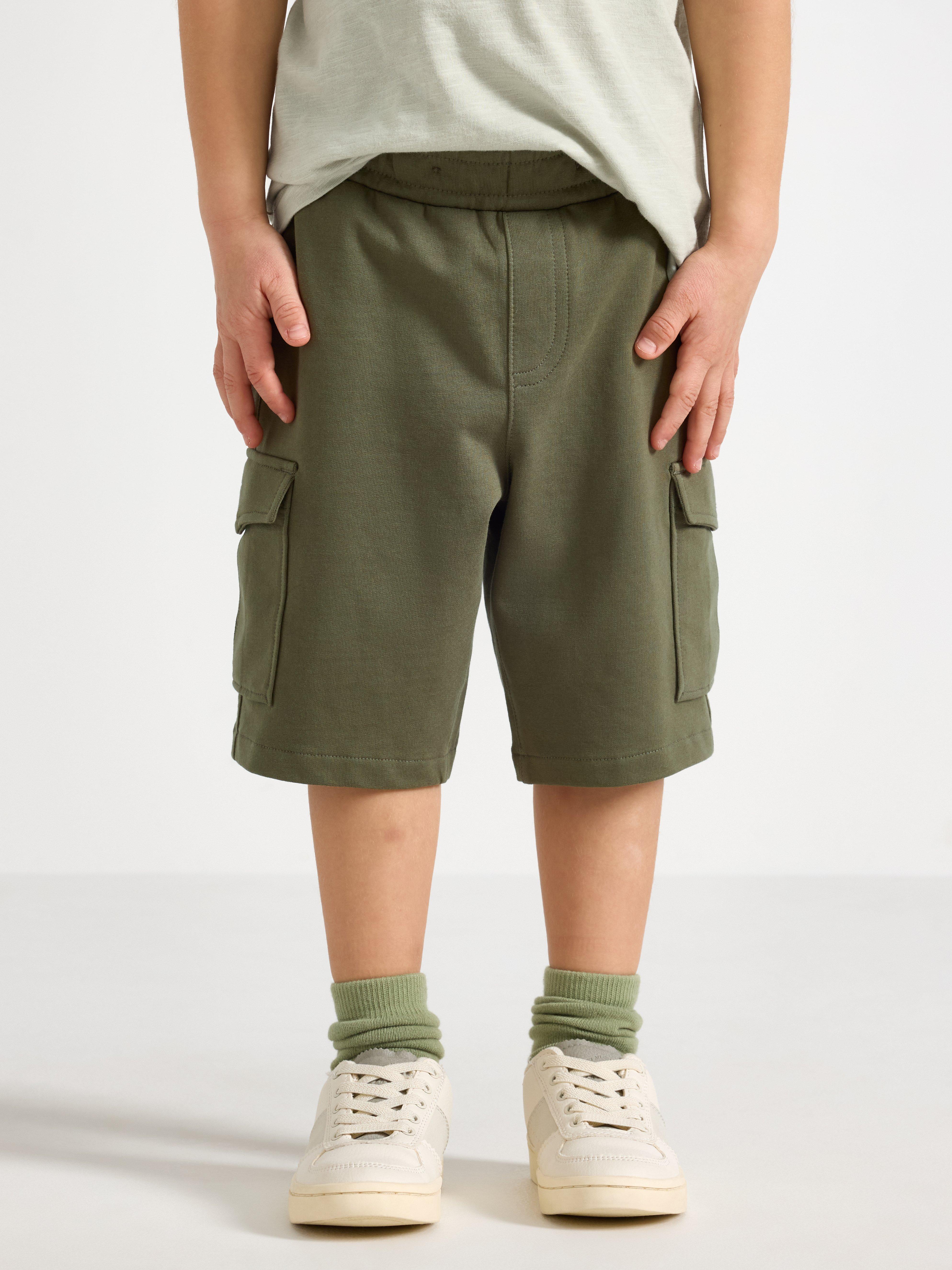 Pantalones cortos cargo color caqui claro