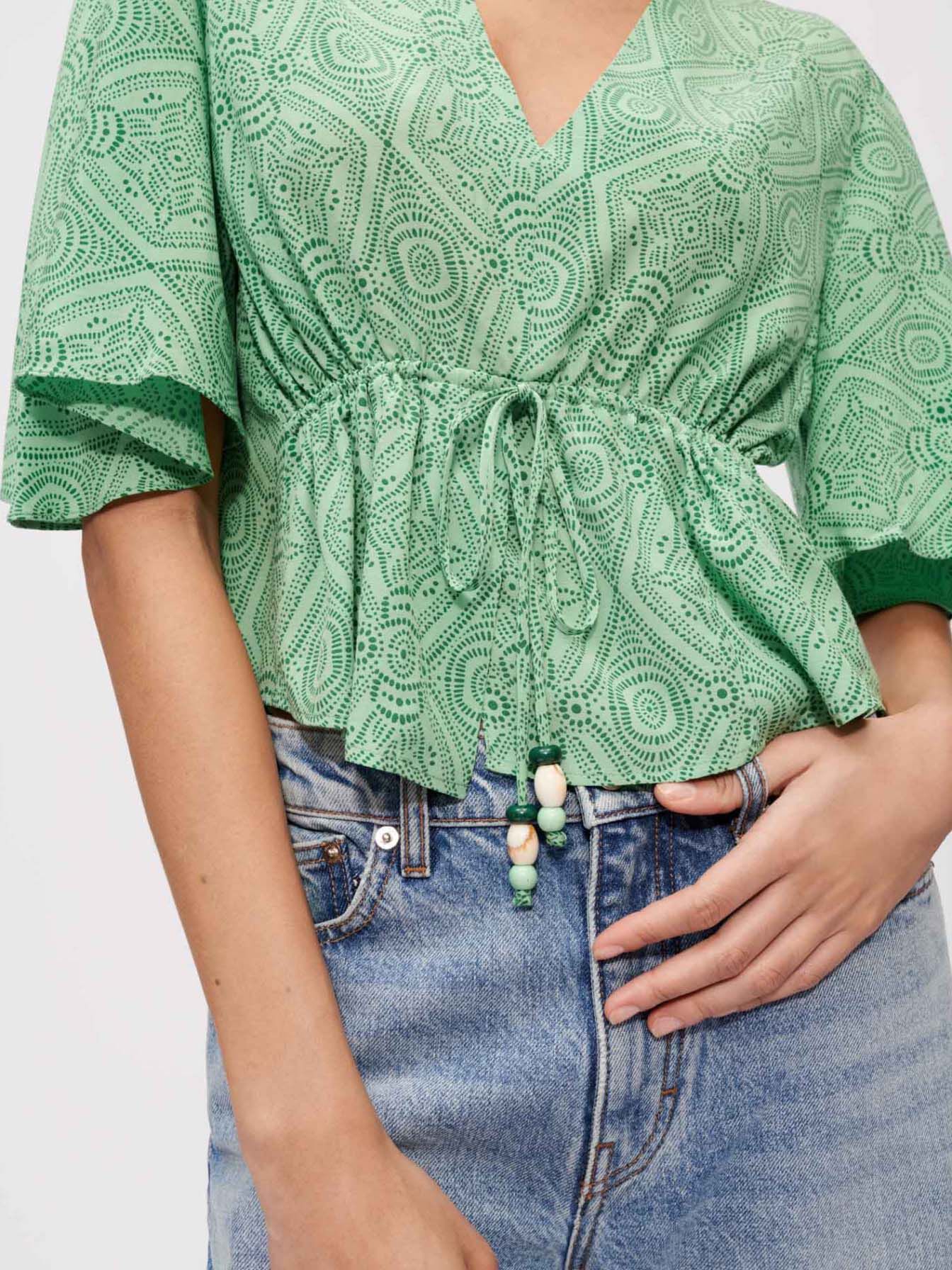 Soepelvallende blouse met print-Vert ethnique