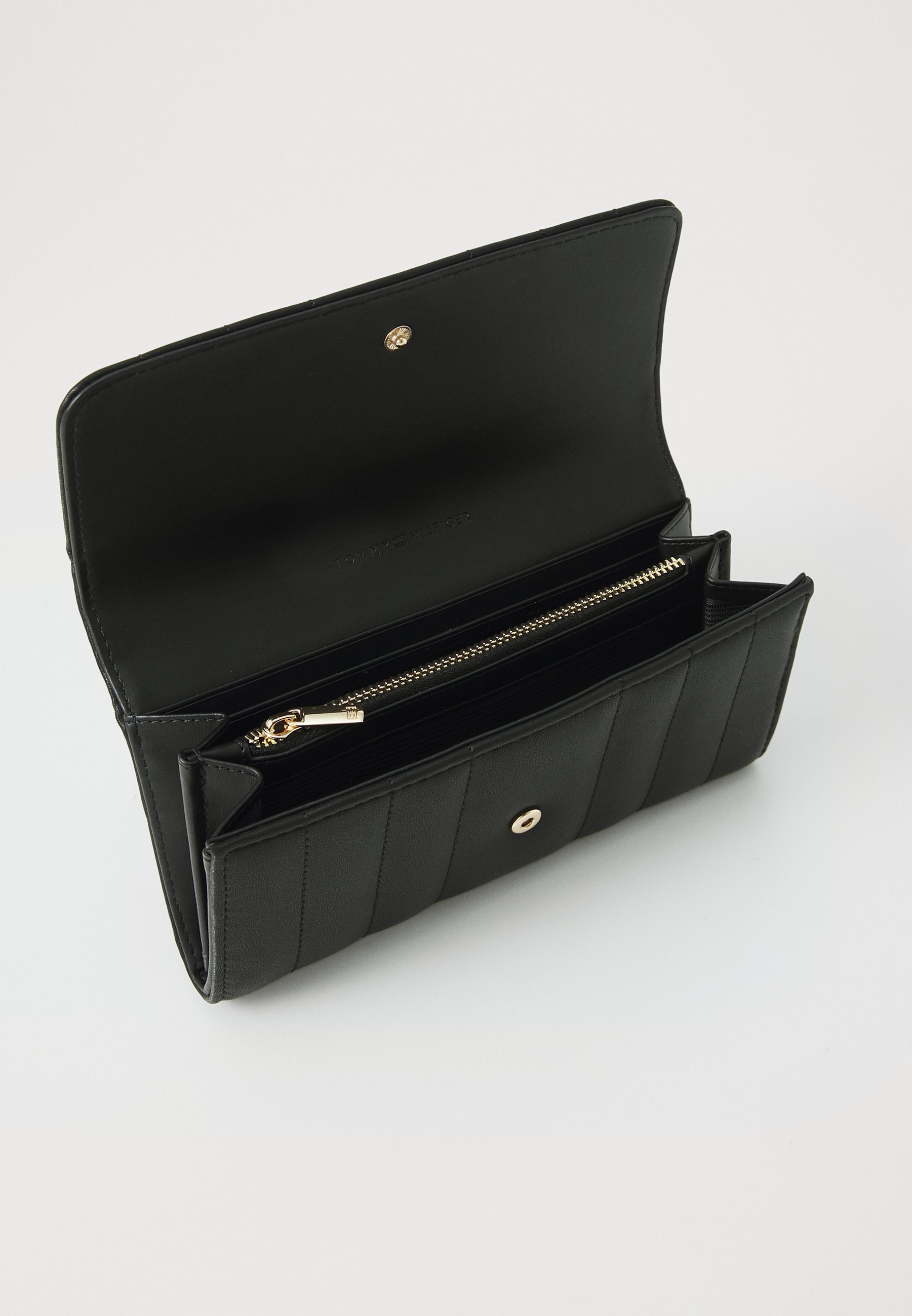 Portafoglio Tommy Hilfiger FEMININE FLAP - nero