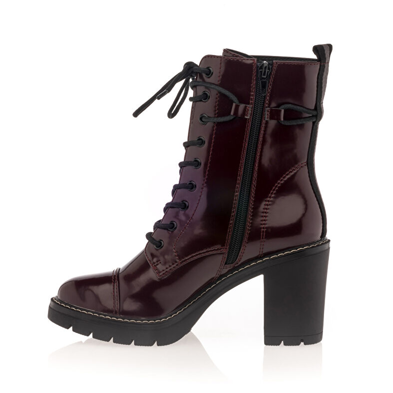 Rote Damenstiefel / Stiefeletten