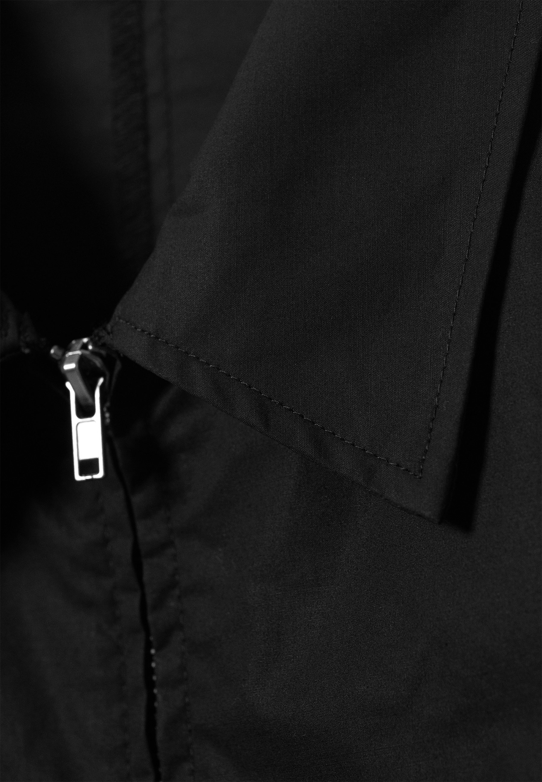 Koszulka Weekday ZIP - czarna