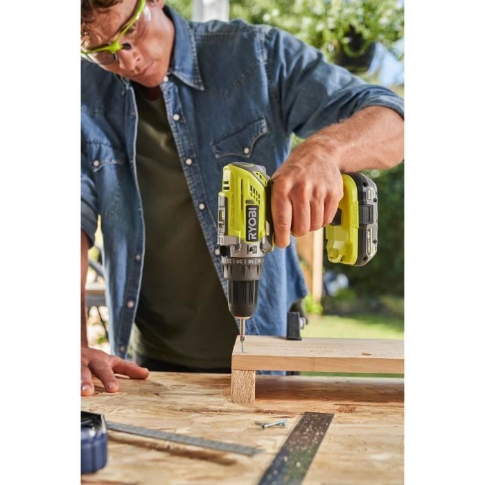 RYOBI - Taladro percutor inalámbrico ONE+ de 18 V - 50 Nm - 500-1800 RPM + batería de 4,0 Ah, cargador de 2,0 A, bolsa - R18PD3-140SA