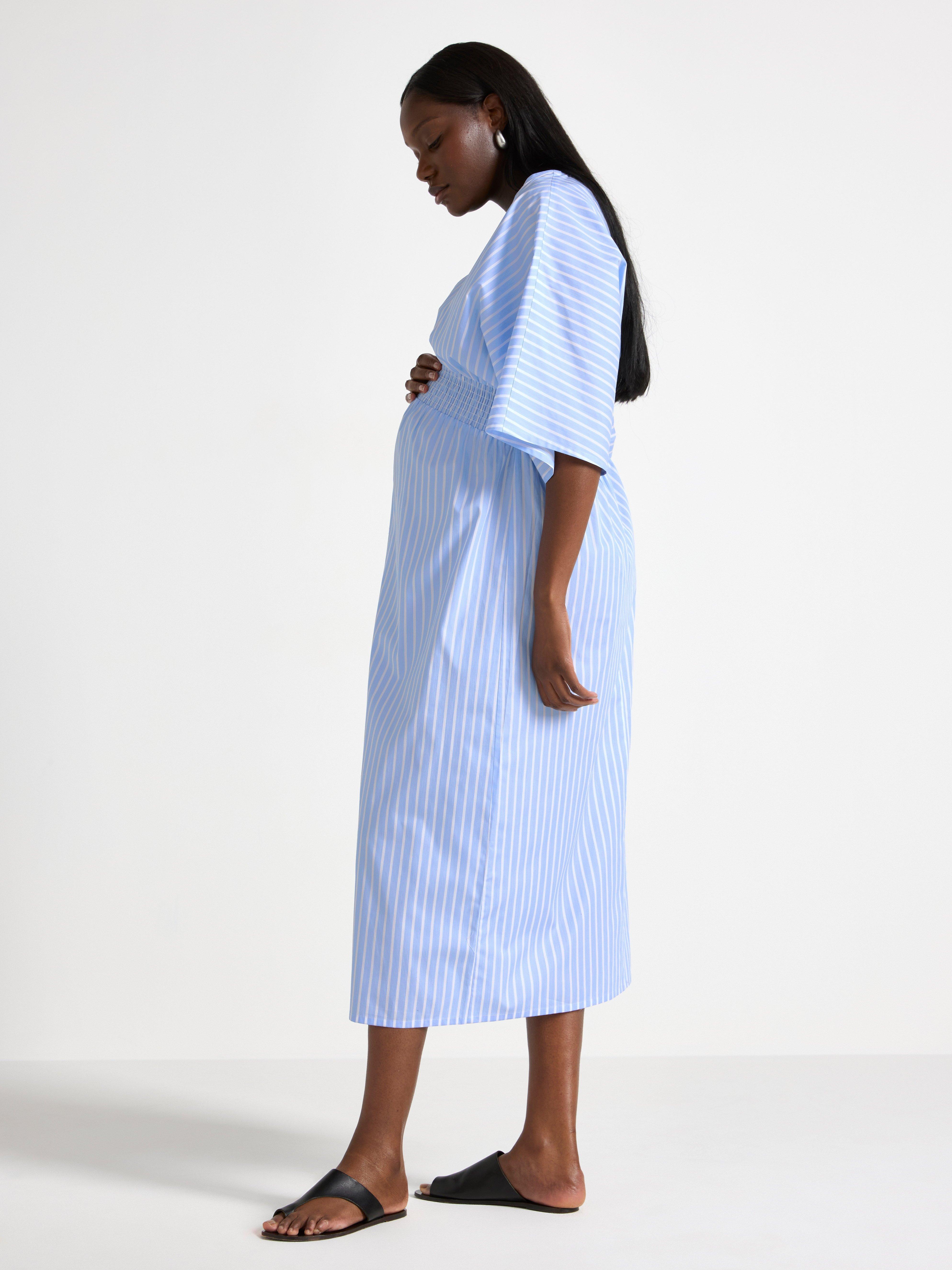 Vestido de maternidad azul para mamá