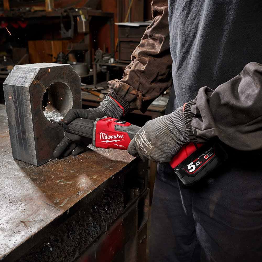 Esmerilhadeira reta MILWAUKEE FUEL™ de 1/4