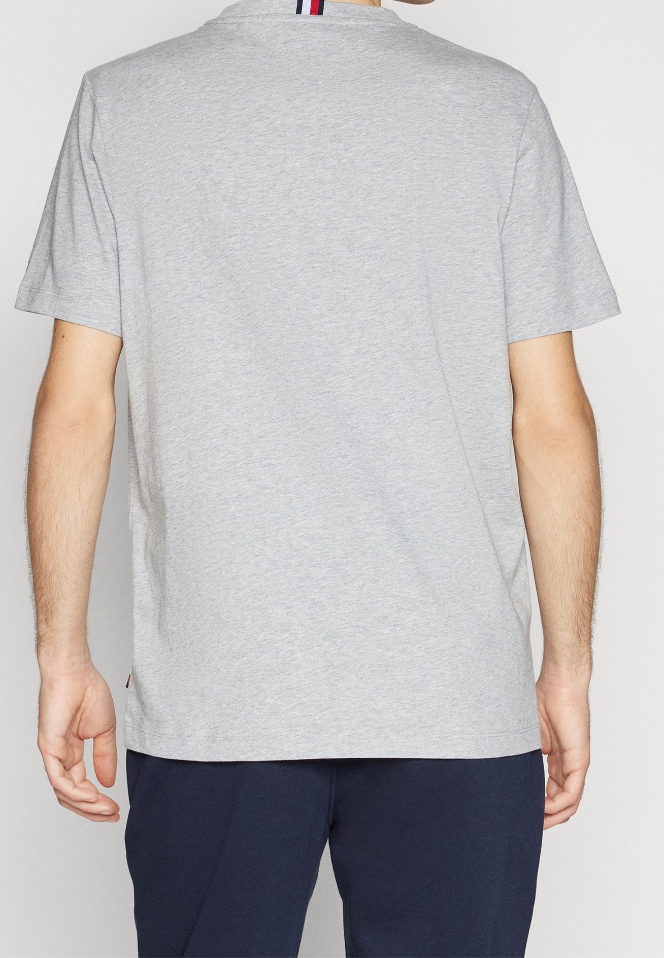 Tommy Hilfiger T-skjorte med trykk - grå