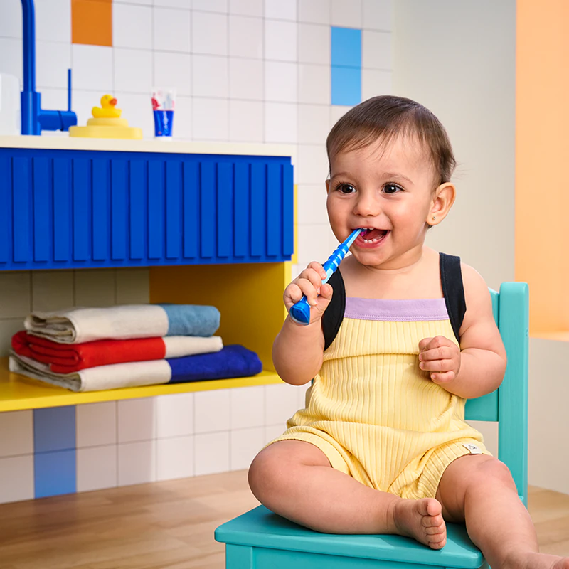 Escova de dentes infantil Curaprox Baby
