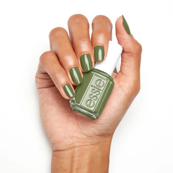 Lak na nehty Essie Core 789 Win Me Over v khaki zelené barvě
