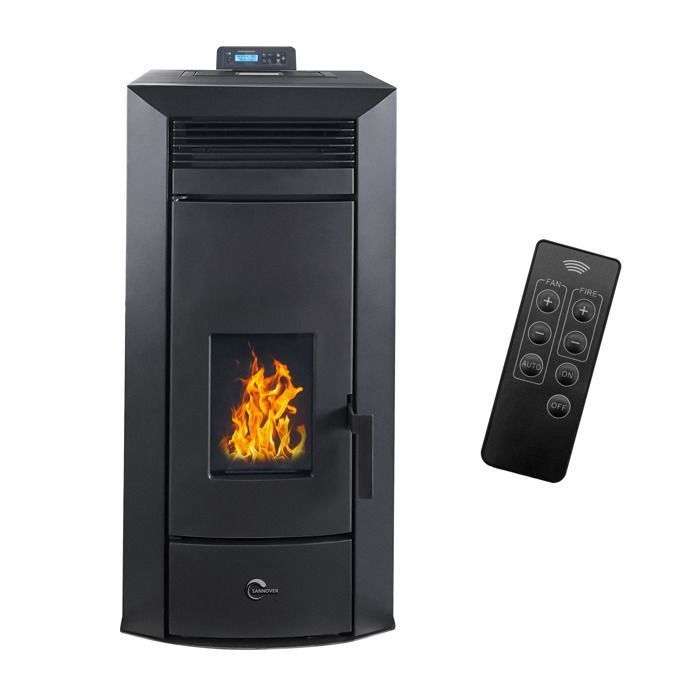 Stufa a pellet idraulica sigillata Sannover Kleona da 22,7 kW, colore nero.